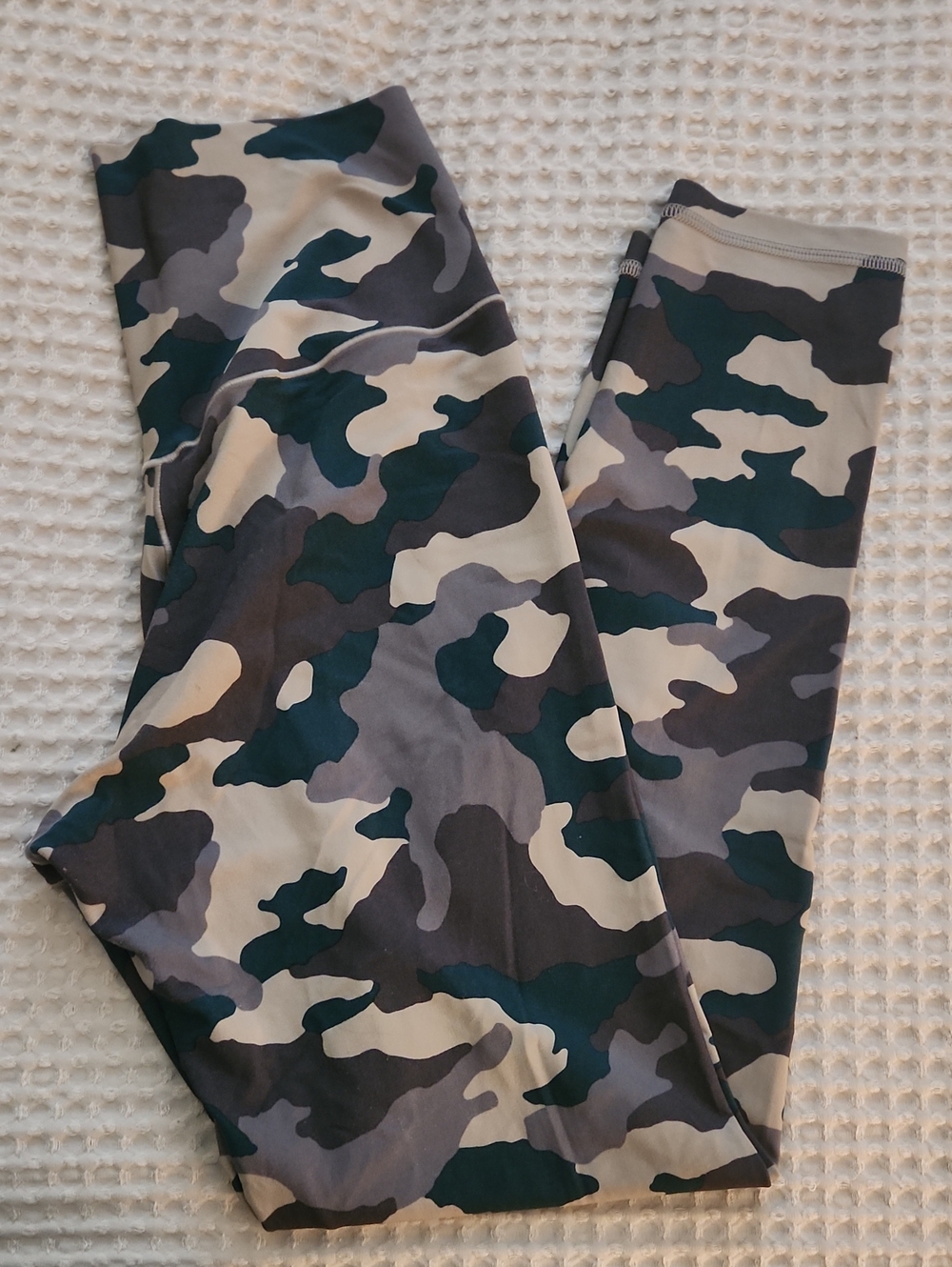 Aerie Real Me Camo Cross Over Leggings Size l